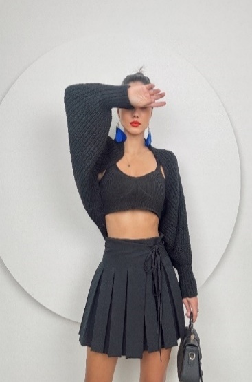 Black Crop Cup Top